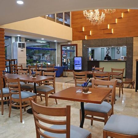 Fersal Hotel Malakas, Кесон-Сити Экстерьер фото