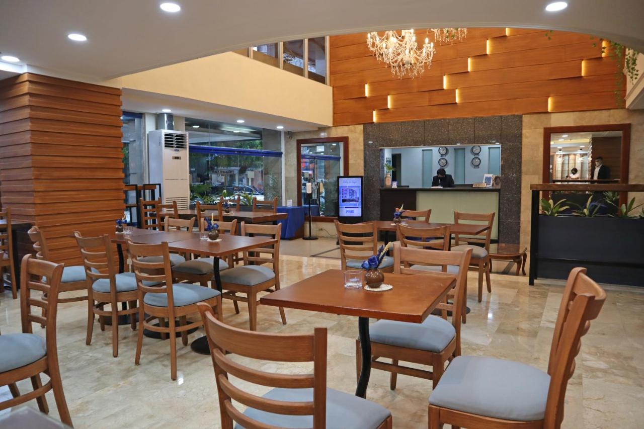 Fersal Hotel Malakas, Кесон-Сити Экстерьер фото