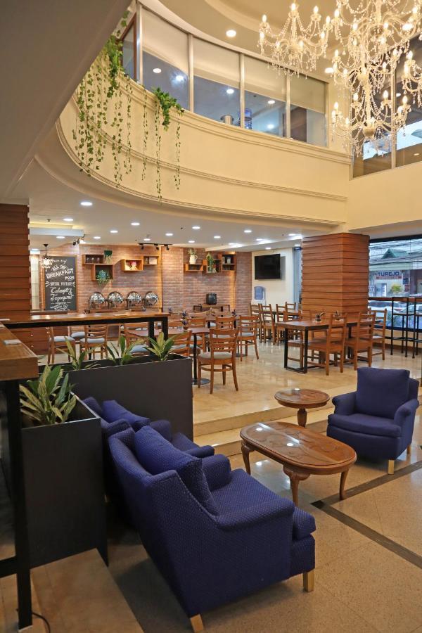 Fersal Hotel Malakas, Кесон-Сити Экстерьер фото