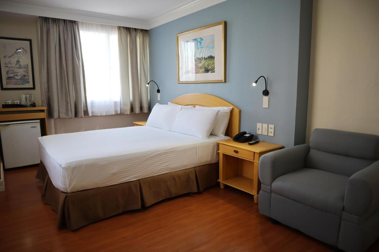 Fersal Hotel Malakas, Кесон-Сити Экстерьер фото