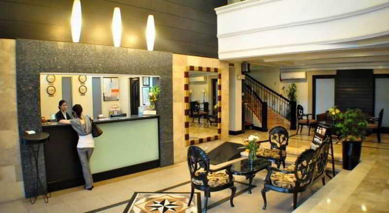 Fersal Hotel Malakas, Кесон-Сити Экстерьер фото