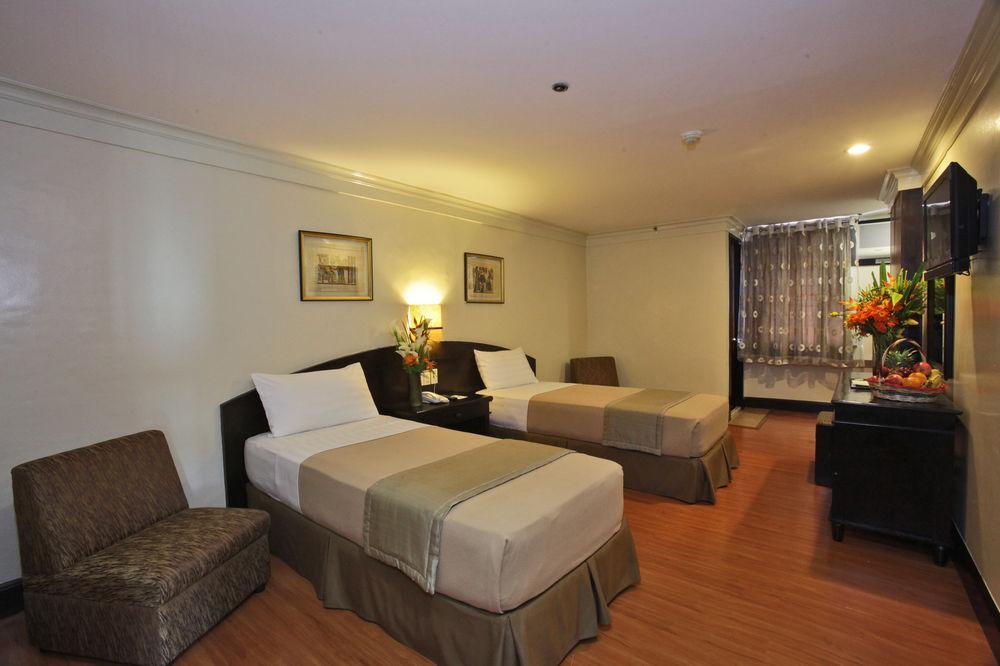 Fersal Hotel Malakas, Кесон-Сити Экстерьер фото