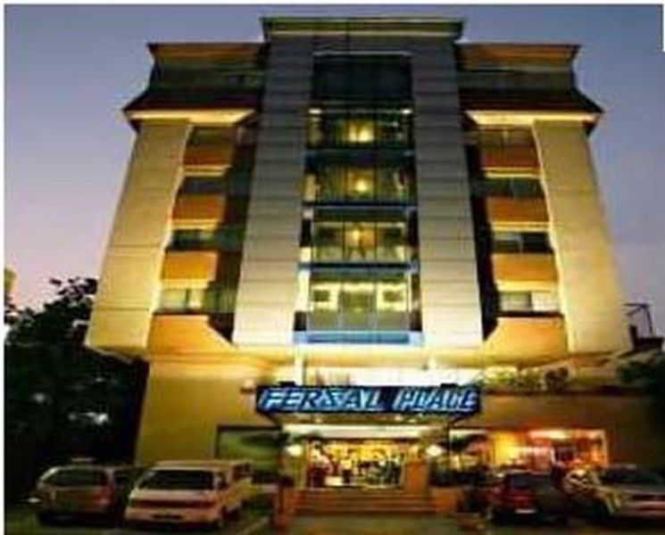 Fersal Hotel Malakas, Кесон-Сити Экстерьер фото