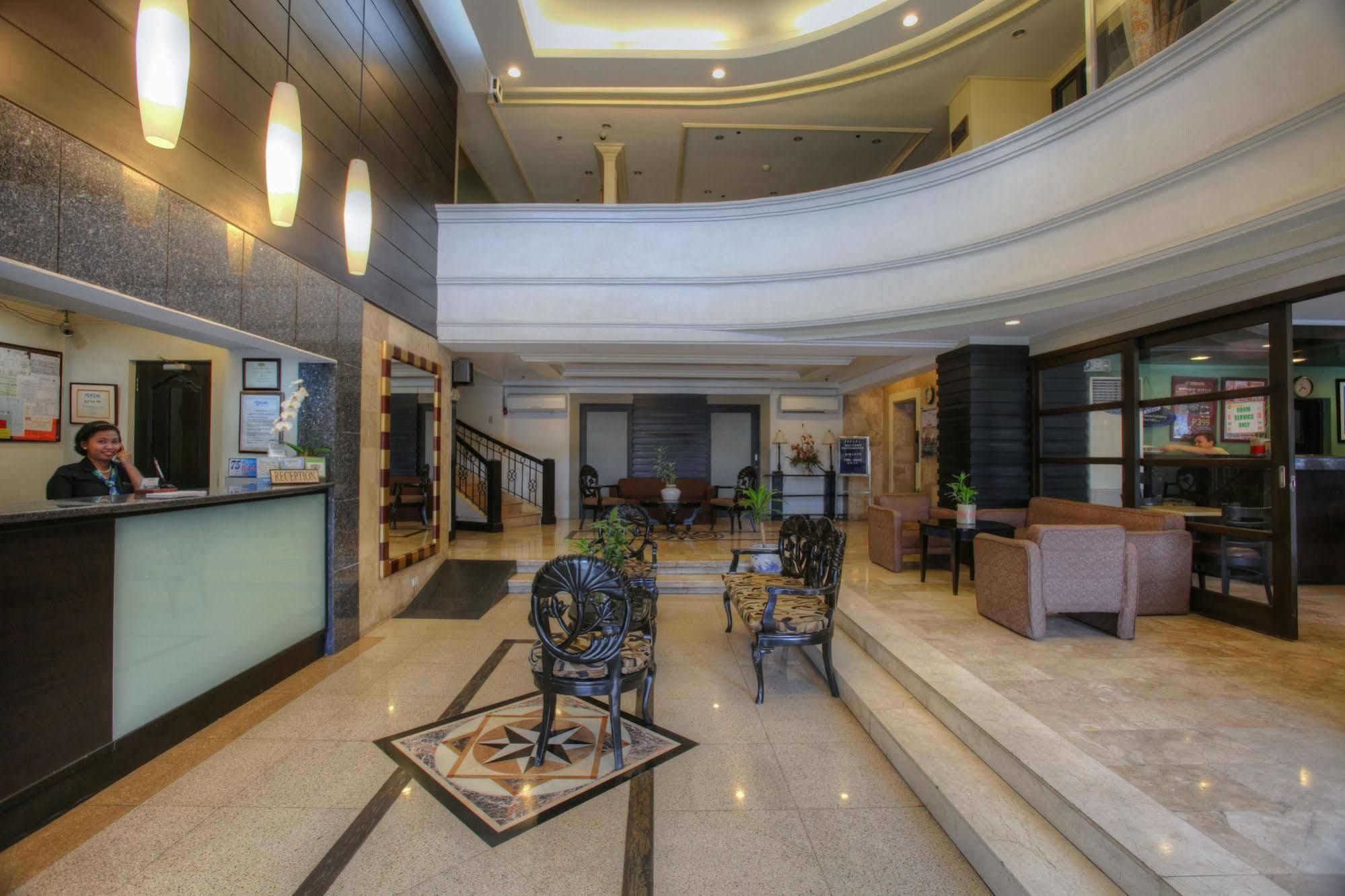 Fersal Hotel Malakas, Кесон-Сити Экстерьер фото
